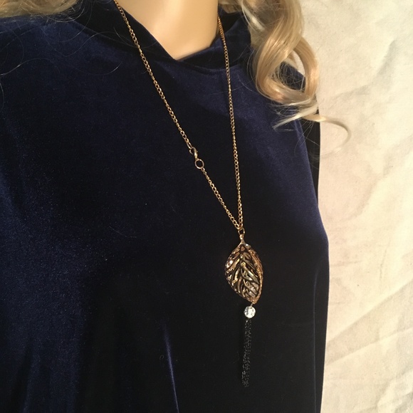 NWOT UNBRANDED GOLD/BLACK LEAF 24" NECKLACE - Picture 6 of 6